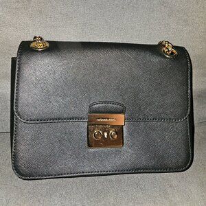 Michael Kors Versatile Purse